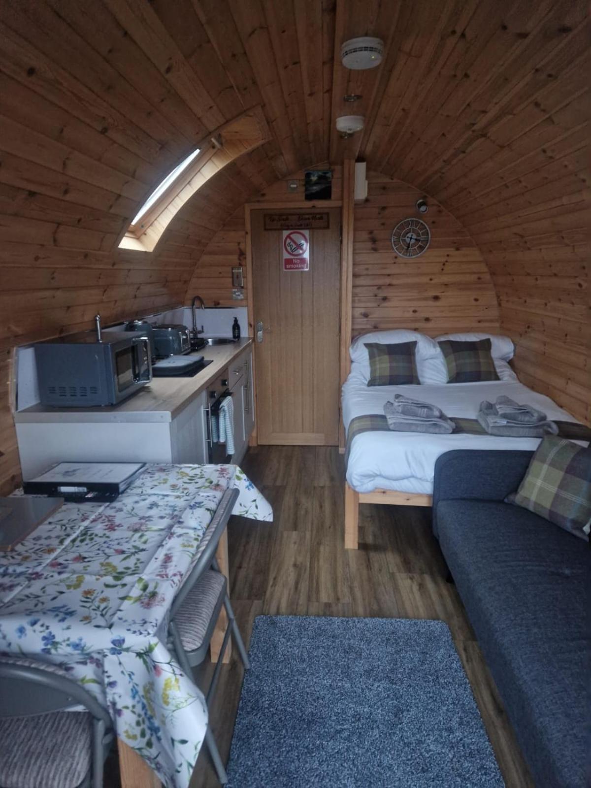 Loch An Eilean Pod Isle Of South Uist Villa Pollachara Bagian luar foto